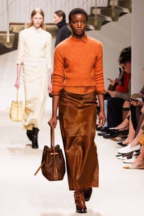 News - Tod s - Runway - Milan Fashion Week - Womenswear Fall Winter 2026 2027 A model walks the runway at the Tod s fashion show during the Milan Fashion Week - Womenswear Fall Winter 2026 2027 on February 27, 2026 in Milan, Italy. Photo: Cinzia Camela. Milan PAC Italy Copyright: xCinziaxCamelax xLiveMediax LPN_2317754