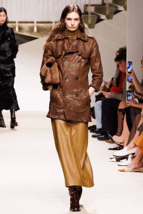 News - Tod s - Runway - Milan Fashion Week - Womenswear Fall Winter 2026 2027 A model walks the runway at the Tod s fashion show during the Milan Fashion Week - Womenswear Fall Winter 2026 2027 on February 27, 2026 in Milan, Italy. Photo: Cinzia Camela. Milan PAC Italy Copyright: xCinziaxCamelax xLiveMediax LPN_2317767