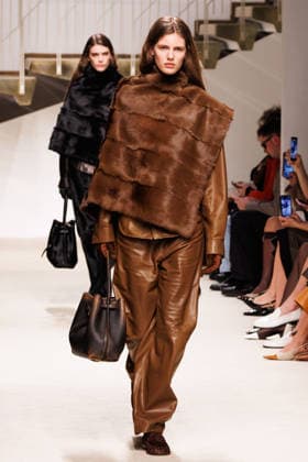 News - Tod s - Runway - Milan Fashion Week - Womenswear Fall Winter 2026 2027 A model walks the runway at the Tod s fashion show during the Milan Fashion Week - Womenswear Fall Winter 2026 2027 on February 27, 2026 in Milan, Italy. Photo: Cinzia Camela. Milan PAC Italy Copyright: xCinziaxCamelax xLiveMediax LPN_2317772