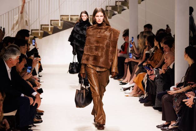 News - Tod s - Runway - Milan Fashion Week - Womenswear Fall Winter 2026 2027 A model walks the runway at the Tod s fashion show during the Milan Fashion Week - Womenswear Fall Winter 2026 2027 on February 27, 2026 in Milan, Italy. Photo: Cinzia Camela. Milan PAC Italy Copyright: xCinziaxCamelax xLiveMediax LPN_2317773
