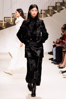 News - Tod s - Runway - Milan Fashion Week - Womenswear Fall Winter 2026 2027 A model walks the runway at the Tod s fashion show during the Milan Fashion Week - Womenswear Fall Winter 2026 2027 on February 27, 2026 in Milan, Italy. Photo: Cinzia Camela. Milan PAC Italy Copyright: xCinziaxCamelax xLiveMediax LPN_2317783
