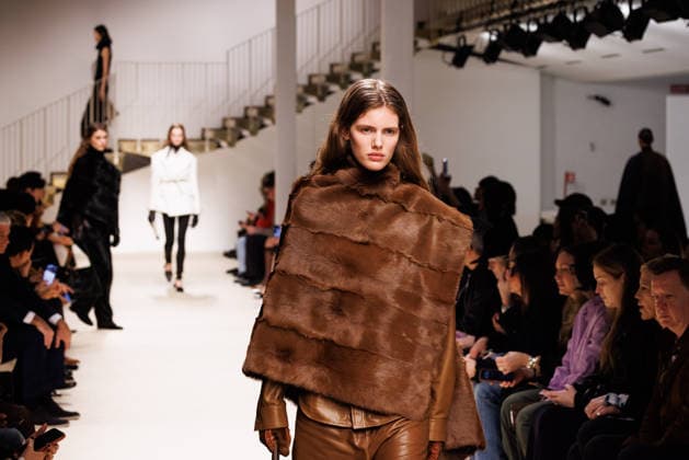 News - Tod s - Runway - Milan Fashion Week - Womenswear Fall Winter 2026 2027 A model walks the runway at the Tod s fashion show during the Milan Fashion Week - Womenswear Fall Winter 2026 2027 on February 27, 2026 in Milan, Italy. Photo: Cinzia Camela. Milan PAC Italy Copyright: xCinziaxCamelax xLiveMediax LPN_2317788
