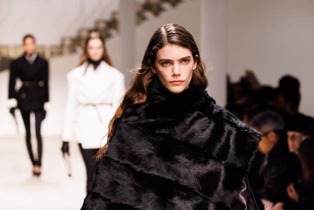 News - Tod s - Runway - Milan Fashion Week - Womenswear Fall Winter 2026 2027 A model walks the runway at the Tod s fashion show during the Milan Fashion Week - Womenswear Fall Winter 2026 2027 on February 27, 2026 in Milan, Italy. Photo: Cinzia Camela. Milan PAC Italy Copyright: xCinziaxCamelax xLiveMediax LPN_2317795