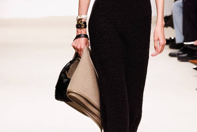 News - Tod s - Runway - Milan Fashion Week - Womenswear Fall Winter 2026 2027 A model (detail) walks the runway at the Tod s fashion show during the Milan Fashion Week - Womenswear Fall Winter 2026 2027 on February 27, 2026 in Milan, Italy. Photo: Cinzia Camela. Milan PAC Italy Copyright: xCinziaxCamelax xLiveMediax LPN_2317954