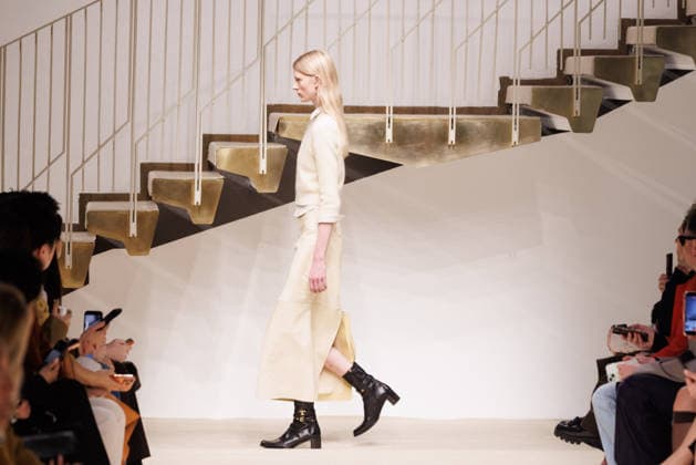 News - Tod s - Runway - Milan Fashion Week - Womenswear Fall Winter 2026 2027 A model walks the runway at the Tod s fashion show during the Milan Fashion Week - Womenswear Fall Winter 2026 2027 on February 27, 2026 in Milan, Italy. Photo: Cinzia Camela. Milan PAC Italy Copyright: xCinziaxCamelax xLiveMediax LPN_2317982