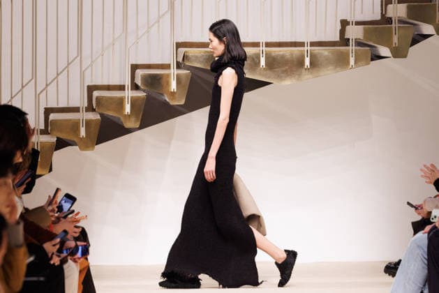 News - Tod s - Runway - Milan Fashion Week - Womenswear Fall Winter 2026 2027 A model walks the runway at the Tod s fashion show during the Milan Fashion Week - Womenswear Fall Winter 2026 2027 on February 27, 2026 in Milan, Italy. Photo: Cinzia Camela. Milan PAC Italy Copyright: xCinziaxCamelax xLiveMediax LPN_2318006