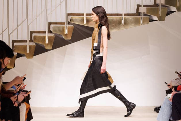 News - Tod s - Runway - Milan Fashion Week - Womenswear Fall Winter 2026 2027 A model walks the runway at the Tod s fashion show during the Milan Fashion Week - Womenswear Fall Winter 2026 2027 on February 27, 2026 in Milan, Italy. Photo: Cinzia Camela. Milan PAC Italy Copyright: xCinziaxCamelax xLiveMediax LPN_2318008