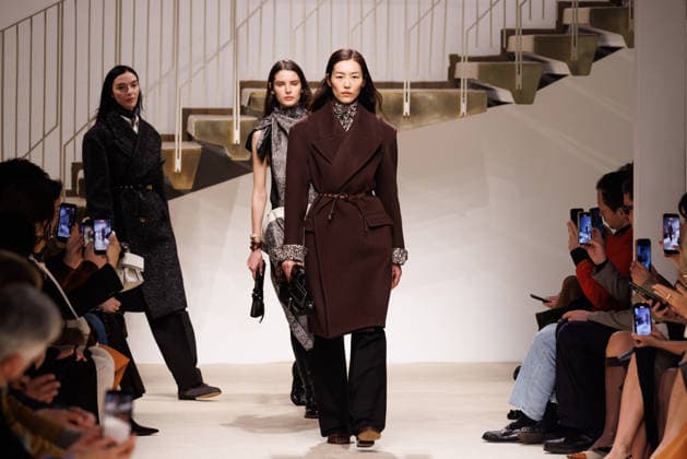 News - Tod s - Runway - Milan Fashion Week - Womenswear Fall Winter 2026 2027 A model walks the runway at the Tod s fashion show during the Milan Fashion Week - Womenswear Fall Winter 2026 2027 on February 27, 2026 in Milan, Italy. Photo: Cinzia Camela. Milan PAC Italy Copyright: xCinziaxCamelax xLiveMediax LPN_2318012