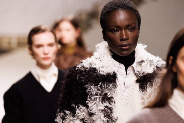 News - Tod s - Runway - Milan Fashion Week - Womenswear Fall Winter 2026 2027 A model walks the runway at the Tod s fashion show during the Milan Fashion Week - Womenswear Fall Winter 2026 2027 on February 27, 2026 in Milan, Italy. Photo: Cinzia Camela. Milan PAC Italy Copyright: xCinziaxCamelax xLiveMediax LPN_2318036