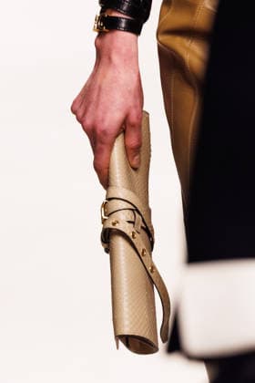 News - Tod s - Runway - Milan Fashion Week - Womenswear Fall Winter 2026 2027 A model (bag detail) walks the runway at the Tod s fashion show during the Milan Fashion Week - Womenswear Fall Winter 2026 2027 on February 27, 2026 in Milan, Italy. Photo: Cinzia Camela. Milan PAC Italy Copyright: xCinziaxCamelax xLiveMediax LPN_2318044