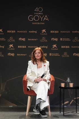 Susan Sarandon press conference in Barcelona International Goya Award-winning actress Susan Sarandon holds a press conference in Barcelona, Spain, on February 27, 2026, in Barcelona, Catalonia, Spain. Created to recognize personalities who contribute to cinema as an art that unites cultures and spectators from all over the world, the Goya International 2026 is awarded to Susan Sarandon for being one of the most outstanding actresses in Hollywood cinema with a filmography that gathers a number of unquestionable masterpieces and iconic films that have been made in the past, The 2026 International Goya is awarded to Susan Sarandon for being one of the most outstanding actresses in Hollywood cinema with a filmography that includes a number of  Copyright: xDavidxZorrakinox 7325839