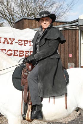 Florian Fitz can be seen in the role of the mine owner Roulier Three celebrities In the Valley of Death Florian Fitz, Isabel Varell and Heinrich Schafmeister are the guest stars in the 2026 season of the Karl May Games in Bad Segeberg, photo session on 27 2 2026 in the Indian Village, open-air theater Bad Segeberg, Schleswig Holstein