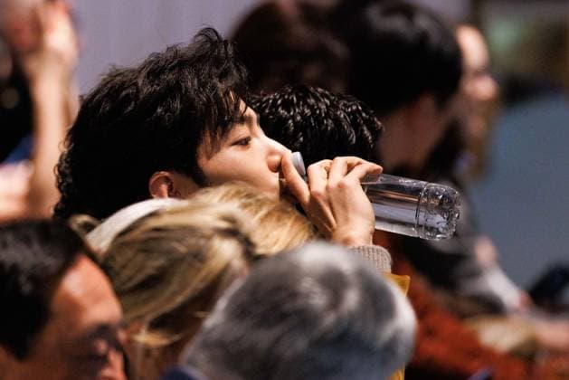 News - Tod s - Front Row - Milan Fashion Week - Womenswear Fall Winter 2026 2027 Xiao Zhan drinks water before the Tod s fashion show during the Milan Fashion Week - Womenswear Fall Winter 2026 2027 on February 27, 2026 in Milan, Italy. Photo: Cinzia Camela. Milan PAC Italy Copyright: xCinziaxCamelax xLiveMediax LPN_2318073