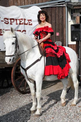 Isabel Varell plays the spirited Senorita Miranda Three celebrities In the Valley of Death Florian Fitz, Isabel Varell and Heinrich Schafmeister are the guest stars in the 2026 season of the Karl May Games in Bad Segeberg, photo session on 27 2 2026 in the Indian Village, open-air theater Bad Segeberg, Schleswig Holstein