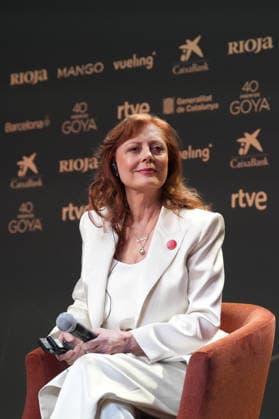 Susan Sarandon press conference in Barcelona International Goya Award-winning actress Susan Sarandon holds a press conference in Barcelona, Spain, on February 27, 2026, in Barcelona, Catalonia, Spain. Created to recognize personalities who contribute to cinema as an art that unites cultures and spectators from all over the world, The 2026 International Goya is awarded to Susan Sarandon for being one of the most outstanding actresses in Hollywood cinema with a filmography that gathers a number of unquestionable masterpieces as well as iconic films that have become popular culture and cult gems remembered by moviegoers around the world for decades, she has been one of the most prominent faces of the most admired Hollywood The Board of Direct  Copyright: xDavidxZorrakinox 7325907