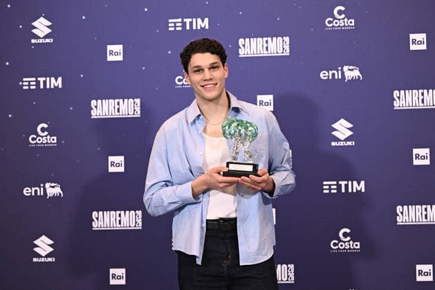 February 27, 2026, Sanremo, Rome, Italy: February 27, 2026, Sanremo. 76th Italian Song Festival. Photocall. Pictured is Nicolo Filippucci, winner of the Newcomers category. Sanremo Italy  - ZUMAa289 20260227_zia_a289_062 Copyright: xMariaxLauraxAntonellix
