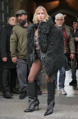 Milan, Milan Women s Fashion Week Fall Winter 2026 27 - Women s Fashion, Fall Winter 2026 27 - Blumarine fashion show - arrivals In the photo: Guest  Copyright: xLucaxPontix xipa-agency.netx xx IPA_Agency_IPA72127124