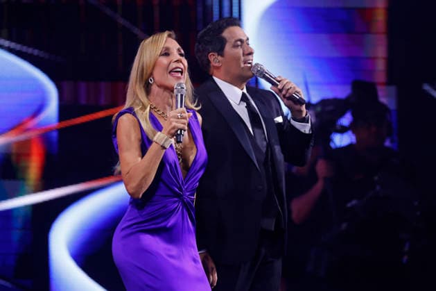 Vina del Mar, February 27, 2026 The hosts of the Vina del Mar 2026 Festival Rafael Araneda and Karen Doggenweiler during the sixth night of the event Sebastian Cisternas Aton Chile, Vina del Mar Chile Aton 1129358  Copyright: SEBASTIANxCISTERNAS xATONxCHILE