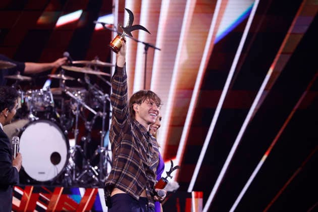 Vina del Mar, February 27, 2026 Singer Paulo Londra receives the golden seagull during his performance at the sixth night of the Vina del Mar Festival 2026 Sebastian Cisternas Aton Chile, Vina del Mar Chile Aton 1129434  Copyright: SEBASTIANxCISTERNAS xATONxCHILE