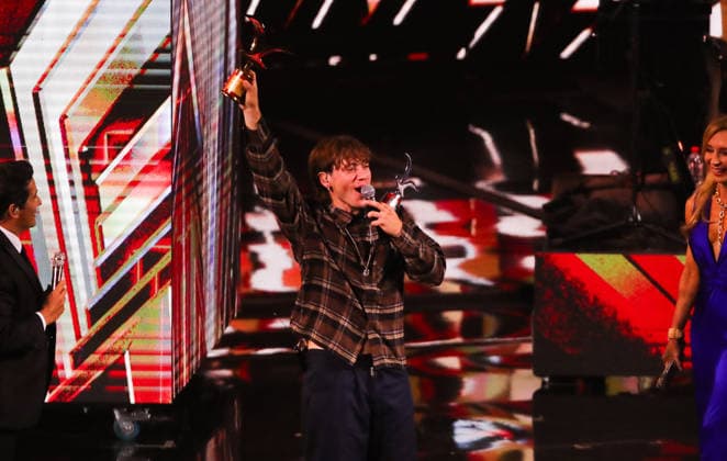 Vina del Mar, February 27, 2026 Singer Paulo Londra receives gold and silver seagulls, during his performance at the Vina del Mar Song Festival Manuel Lema Aton Chile, Vina del Mar Chile Aton 1129439  Copyright: MANUELxLEMA ATONxCHILE