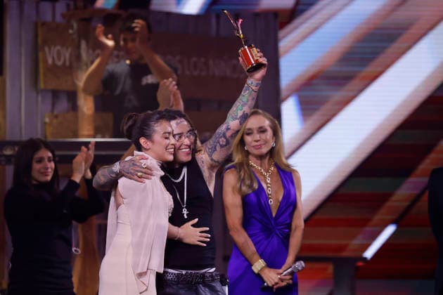 Vina del Mar, February 27, 2026 The singer Pablo Chill E receives the golden seagull during his performance at the sixth night of the Vina del Mar Festival 2026 Sebastian Cisternas Aton Chile, Vina del Mar Chile Aton 1129547  Copyright: SEBASTIANxCISTERNAS xATONxCHILE