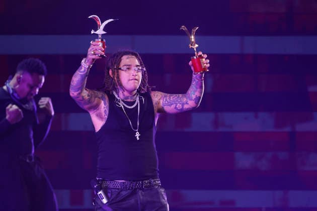 Vina del Mar, February 27, 2026 Singer Pablo Chill E receives the silver and gold seagulls during his performance at the sixth night of the Vina del Mar 2026 Festival Sebastian Cisternas Aton Chile, Vina del Mar Chile Aton 1129561  Copyright: SEBASTIANxCISTERNAS xATONxCHILE