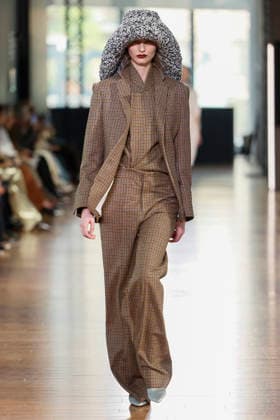 SA SU PHI - runway - Milan Fashion Week - Womenswear Fall Winter 2026 2027 MILAN, ITALY - FEBRUARY 27: a model walks the runway of Sa Su Phi fashion show during the Milan Fashion Week - Womenswear Fall Winter 2026 2027 on February 27, 2026 in Milan, Italy. Photo by Marco Piovanotto Abacapress.com  Copyright: xPiovanottoxMarco ABACAx