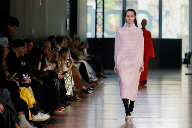 SA SU PHI - runway - Milan Fashion Week - Womenswear Fall Winter 2026 2027 MILAN, ITALY - FEBRUARY 27: a model walks the runway of Sa Su Phi fashion show during the Milan Fashion Week - Womenswear Fall Winter 2026 2027 on February 27, 2026 in Milan, Italy. Photo by Marco Piovanotto Abacapress.com  Copyright: xPiovanottoxMarco ABACAx