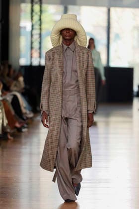 SA SU PHI - runway - Milan Fashion Week - Womenswear Fall Winter 2026 2027 MILAN, ITALY - FEBRUARY 27: a model walks the runway of Sa Su Phi fashion show during the Milan Fashion Week - Womenswear Fall Winter 2026 2027 on February 27, 2026 in Milan, Italy. Photo by Marco Piovanotto Abacapress.com  Copyright: xPiovanottoxMarco ABACAx