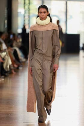 SA SU PHI - runway - Milan Fashion Week - Womenswear Fall Winter 2026 2027 MILAN, ITALY - FEBRUARY 27: a model walks the runway of Sa Su Phi fashion show during the Milan Fashion Week - Womenswear Fall Winter 2026 2027 on February 27, 2026 in Milan, Italy. Photo by Marco Piovanotto Abacapress.com  Copyright: xPiovanottoxMarco ABACAx