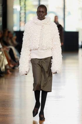 SA SU PHI - runway - Milan Fashion Week - Womenswear Fall Winter 2026 2027 MILAN, ITALY - FEBRUARY 27: a model walks the runway of Sa Su Phi fashion show during the Milan Fashion Week - Womenswear Fall Winter 2026 2027 on February 27, 2026 in Milan, Italy. Photo by Marco Piovanotto Abacapress.com  Copyright: xPiovanottoxMarco ABACAx