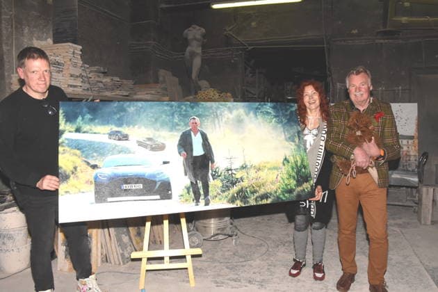 Michael Fischer Art Artist Ewa Schnitzenbaumer Acquired the painting Dog AWA Husband Benno Adolf Munich 27 02 2026 Kunstgiesserei Muenchen Schleissheimerstrasse Title Painting, Sculpture and New Art Vernissage One dead, three living, one hundred years of foundry When art defies the algorithm Photo Muenchen