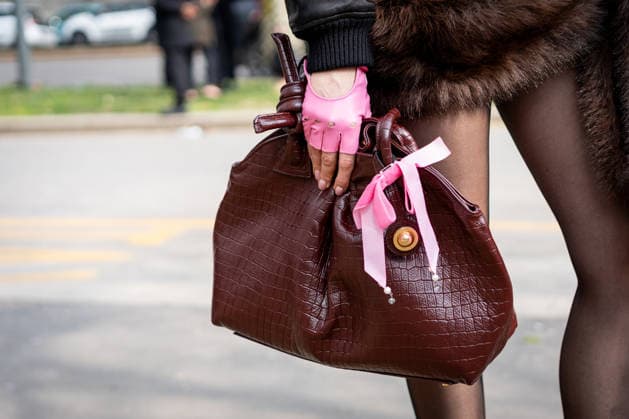 Street Style: Gucci fashion show during the Milan Fashion Week - Womenswear Fall Winter 2026 2027 in Milan, Italy, on 27 February 2026. Street Style: A guest is seen outside of the Gucci fashion show during the Milan Fashion Week - Womenswear Fall Winter 2026 2027 in Milan, Italy, on 27 February 2026., Credit:Stefano Costantino TTL Avalon Italy, Milan  Copyright: xStefanoxCostantinoxTTLx xAvalonx 1078862489