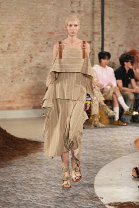 Milano Fashion Week - Women F W 26-27 Moschino fashion show Catwalk Milan, Italy Milano Fashion Week - Women F W 26-27 Moschino fashion show Catwalk Milan, Italy 27th February 2026 SGPItalia id 134549_002 * Not Exclusive  Copyright: xMarcoxErbax