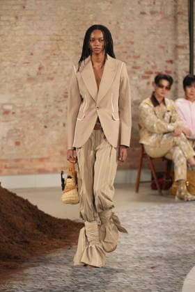 Milano Fashion Week - Women F W 26-27 Moschino fashion show Catwalk Milan, Italy Milano Fashion Week - Women F W 26-27 Moschino fashion show Catwalk Milan, Italy 27th February 2026 SGPItalia id 134549_002 * Not Exclusive  Copyright: xMarcoxErbax