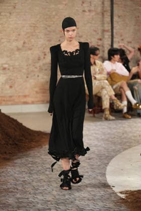 Milano Fashion Week - Women F W 26-27 Moschino fashion show Catwalk Milan, Italy Milano Fashion Week - Women F W 26-27 Moschino fashion show Catwalk Milan, Italy 27th February 2026 SGPItalia id 134549_002 * Not Exclusive  Copyright: xMarcoxErbax