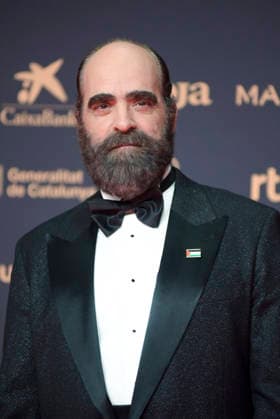 Red carpet of the Goya Awards 2026 Actor Luis Tosar poses on the red carpet of the 40th edition of the Goya Awards, at the Auditori del Centre de Convencions Internacionals, on February 28, 2026, in Barcelona, Cataluna Spain The awards are given annually by the Academy of Motion Picture Arts and Sciences of Spain AACCE with the aim of rewarding the best professionals in each of the various technical and creative specialties of Spanish cinema 28 FEBRUARY 2026 RED CARPET BARCELONA GOYA AWARDS CINEMA AWARDS Barcelona Catalunya Barcelona Catalunya Catalunya Spain  Copyright: xAlbertoxParedesx 7327951