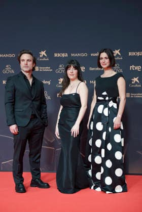 Red carpet of the Goya Awards 2026 The crew of the film On falling poses on the red carpet of the 40th edition of the Goya Awards, at the Auditori del Centre de Convencions Internacionals, on February 28, 2026, in Barcelona, Cataluna Spain The awards are given annually by the Academy of Motion Picture Arts and Sciences of Spain AACCE with the aim of rewarding the best professionals in each of the various technical and creative specialties of Spanish cinema 28 FEBRUARY 2026 RED CARPET BARCELONA GOYA AWARDS CINEMA AWARDS Barcelona Catalunya Barcelona Catalunya Catalunya Spain  Copyright: xAlbertoxParedesx 7327971