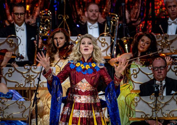 28 02 2026, xlakx, Entertainment, Andre Rieu Tour 2026 v l Andre Rieu and a Ukrainian singer on his tour of the Uber Arena Berlin Berlin Daniel Lakomski