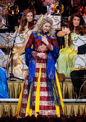 28 02 2026, xlakx, Entertainment, Andre Rieu Tour 2026 v l Andre Rieu and a Ukrainian singer on his tour of the Uber Arena Berlin Berlin Daniel Lakomski