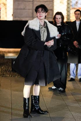 Bottega Veneta - Guest - Milan Fashion Week - Womenswear Fall Winter 2026 2027 MILAN, ITALY - FEBRUARY 28: Dew arrives to Bottega Veneta fashion show during the Milan Womenswear Fall Winter 2026 2027 Fashion Week on February 28, 2026 in Milan, Italy. Photo by Marco Piovanotto Abacapress.com Milan Italy  Copyright: xPiovanottoxMarco ABACAx