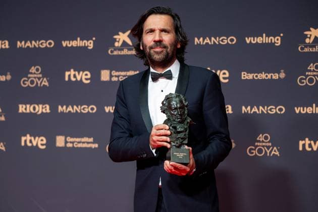 Photocall of winners at the Goya Awards 2026 Elastica Films distributor Enrique Costa poses after receiving the Goya for Best European Film for Valor Sentimental Norway, at the 40th edition of the Goya Awards, at the Auditori del Centre de Convencions Internacionals, on February 28, 2026, in Barcelona, Cataluna Spain The awards are given annually by the Academy of Motion Picture Arts and Sciences of Spain AACCE with the aim of rewarding the best professionals in each of the various technical and creative specialties of Spanish cinema 28 FEBRUARY 2026 CATALONIA GOYA AWARDS POSED AWARD ACTORS DIRECTORS ACTRESSES FILM MOVIES Lorena Sopê Barcelona Cataluna Barcelona Cataluna Barcelona Cataluna Spain  Copyright: xLorenaxSopÃªnax 7328727