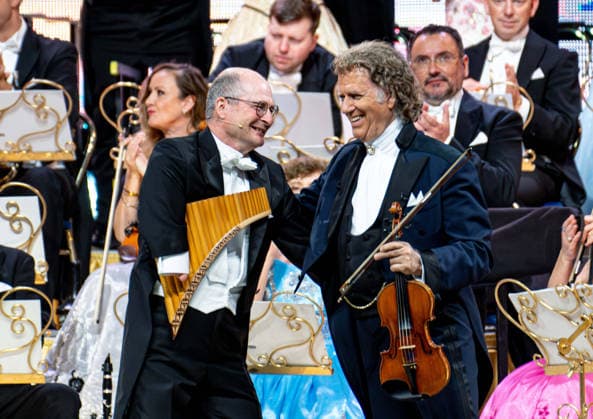 28 02 2026, xlakx, Entertainment, Andre Rieu Tour 2026 v l Michel Tirabosco Panflute and Andre Rieu on his tour in the Uber Arena Berlin Berlin Daniel Lakomski