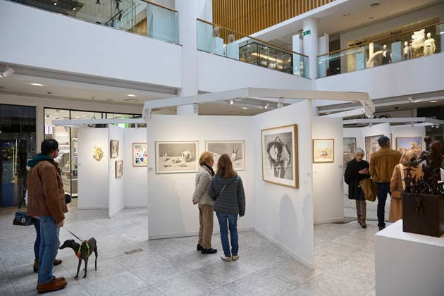 FLECHA Madrid 2026 Works exhibited during the celebration of the fair FLECHA Madrid 2026, in the Arturo Soria Plaza Shopping Center, on March 1, 2026, in Madrid Spain More than 50 national and international artists with about 500 works of different techniques take part in this edition of FLECHA, the Fair of Liberation of Commercial Spaces Towards Art, which in 2026 celebrates its 36th edition The main objective of FLECHA is to bring the work of contemporary artists to the general public through an accessible exhibition, transferring the works of conventional art galleries to a place like the Arturo Soria Plaza Shopping Center 01 MARCH 2026 ART EXHIBITION COMMERCIAL CENTER Jesús Hellí Madrid Madrid Espana  Copyright: xJesusxHellinx 7329187