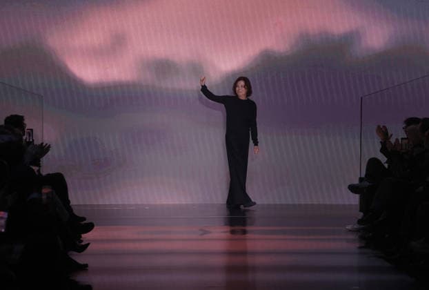 March 1, 2026, Milan, ITALY: Silvana Armani greets at the end of the show by Italian label Giorgio Armani from the Fall Winter 2026 2027 collection at the Milan Fashion Week, in Milan, Italy, 1 March 2026. Milan Fashion Week runs from 24 Frebruary to 2 March 2026. .ANSA MATTEO BAZZI. Milan ITALY  - ZUMAa110 20260301_zaf_a110_118 Copyright: xMatteoxBazzix
