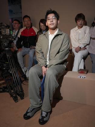 MFW - FILA Front Row guest attends the FILA fashion show during the Milan Womenswear Fall Winter 2026 2027 Fashion Week on March 1, 2026 in Milan, Italy. Photo by Riccardo Giordano IPA ABACAPRESS.COM MILAN Italy  Copyright: xGiordanoxRiccardo IPA ABACAx