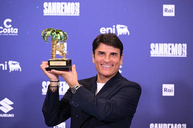 March 1, 2026, Sanremo, Rome, Italia: The winner of the festival, Italian singer Sal Da Vinci, poses during a photocall at the 76th Sanremo Italian Song Festival, Sanremo, Italy, 01 March 2026. The 76th Sanremo Italian Song Festival started on 24 February and concluded on the evening of 28 February 2026.....1 Mar 2026 Sanremo Italia  - ZUMAa289 20260301_zia_a289_282 Copyright: xMariaxLauraxAntonellix