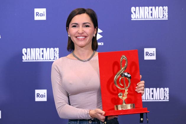 March 1, 2026, Sanremo, Rome, Italia: Serena Brancale poses with the Sala Stampa Lucio Dalla award during a photocall at the 76th Sanremo Italian Song Festival, Sanremo, Italy, 01 March 2026. The 76th Sanremo Italian Song Festival started on 24 February and concluded on the evening of 28 February 2026.....1 Mar 2026 Sanremo Italia  - ZUMAa289 20260301_zia_a289_309 Copyright: xMariaxLauraxAntonellix