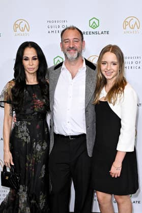Trey Parker with wife Boogie Parker and daughter Betty Boogie Parker at the 37th Producers Guild Awards 2026 at the Fairmont Century Plaza Los Angeles Hotel, 28 02 2026 Foto:xD.xStarbuckx xFuturexImagex pga_6254