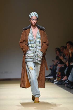 Milan, Milan Women s Fashion Week Fall Winter 2026 27 - Women s Fashion, Fall Winter 2026 27 - HUI fashion show - catwalk in the photo: model  Copyright: xSimonaxChiocciax xipa-agency.netx xFotosickix IPA_Agency_IPA72215834